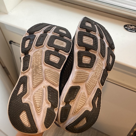 Hoka size 8.5 great condition - Picture 6 of 7